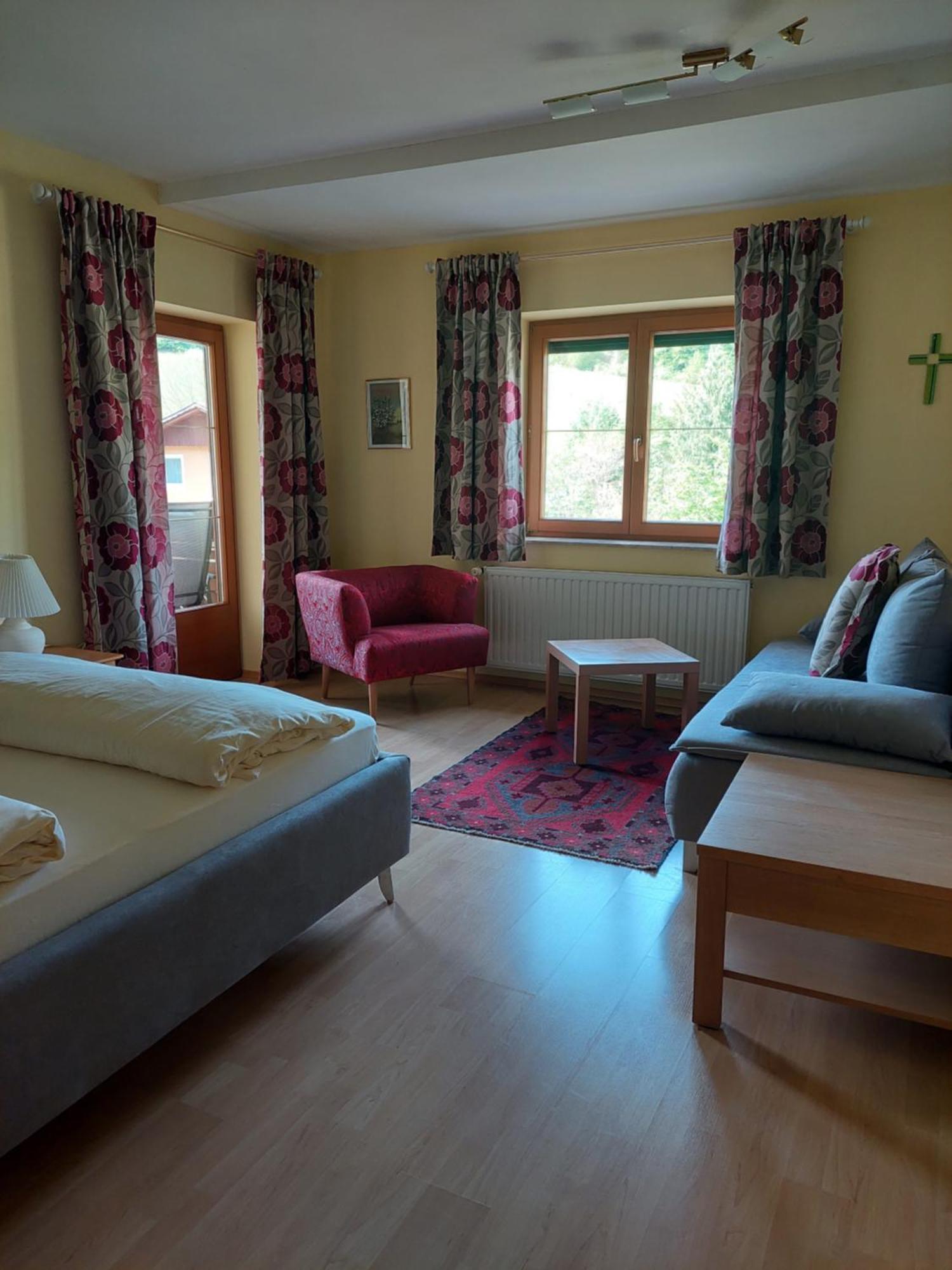 Anna'S Home - Ferienwohnungen Ratsch an der Weinstrasse Luaran gambar