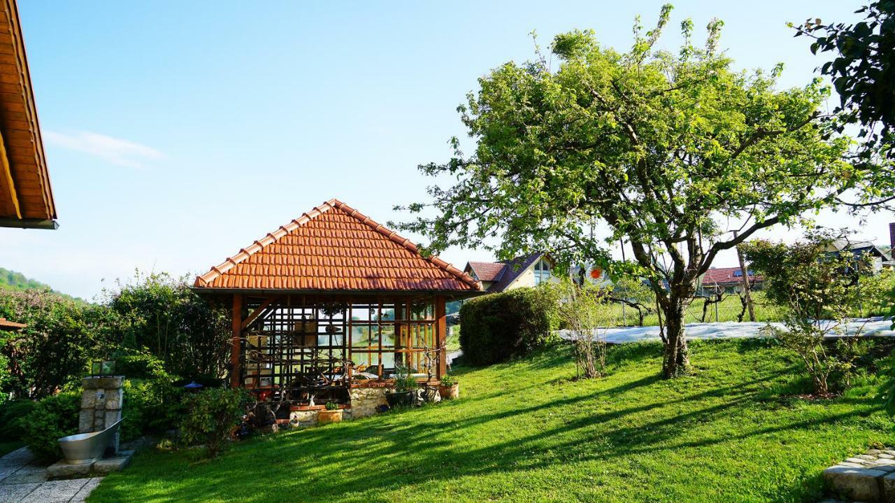 Anna'S Home - Ferienwohnungen Ratsch an der Weinstrasse Luaran gambar