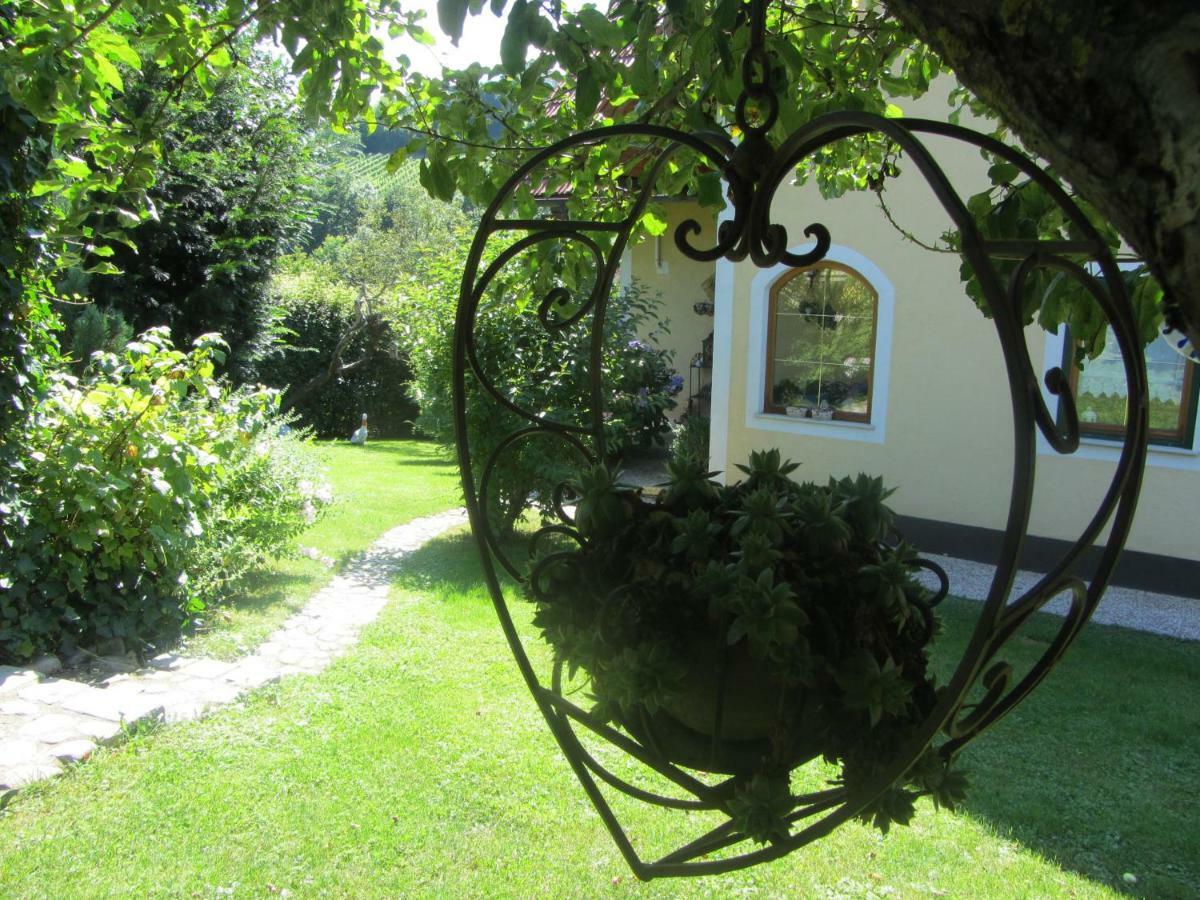 Anna'S Home - Ferienwohnungen Ratsch an der Weinstrasse Luaran gambar