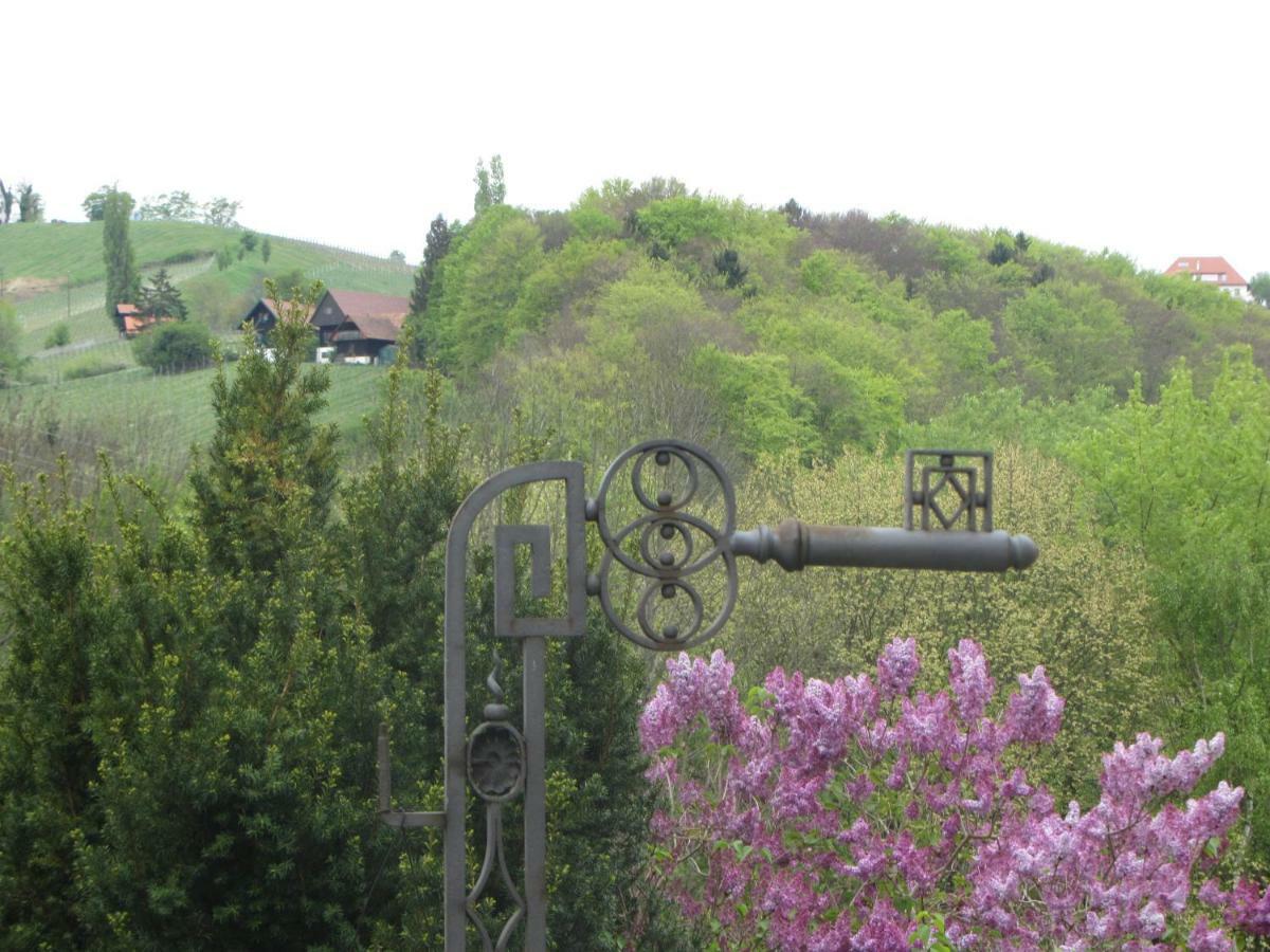 Anna'S Home - Ferienwohnungen Ratsch an der Weinstrasse Luaran gambar